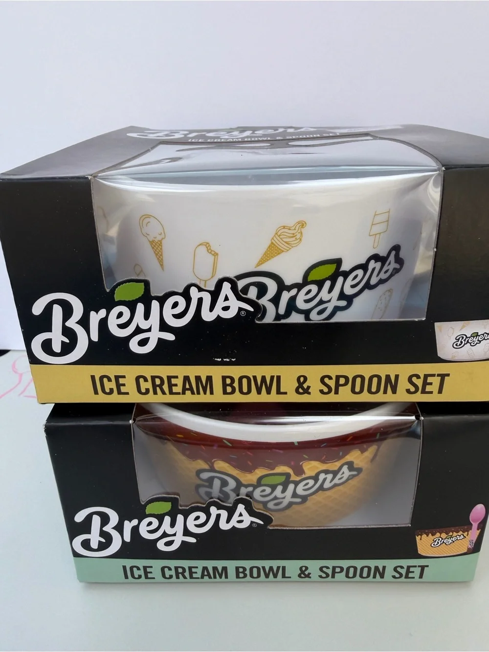 Breyers Ice Cream Bowl & Spoon Set of 4